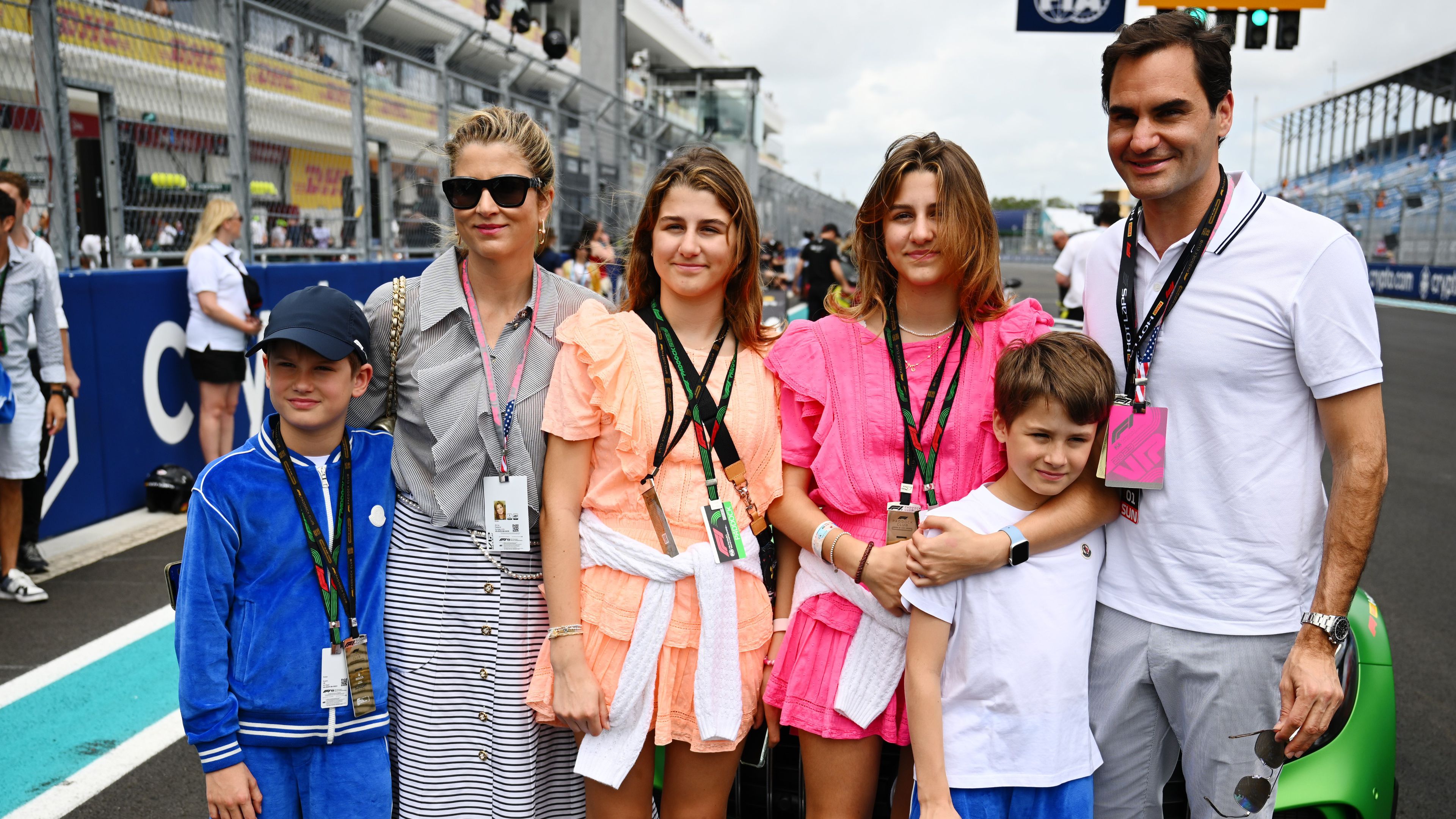 Családi program Miamiban, az F1-es futamon. Balról a második a felesége, Mirka, az ikreket viszont nem tudjuk megkülönböztetni egymástól... (Fotó: Getty Images)