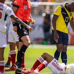 Mellbe rúgás után villant a piros – Venezuela és Mexikó is győzelemmel kezdte a Copa Américát
