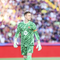 Ter Stegen és Flick külön megbeszélésen döntenek a kapus jövőjéről