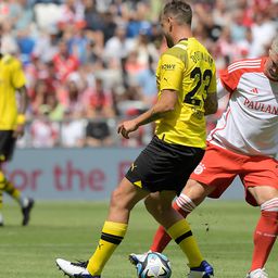 Óriási bombagól a Bayern–Dortmund legendák meccsén – videóval