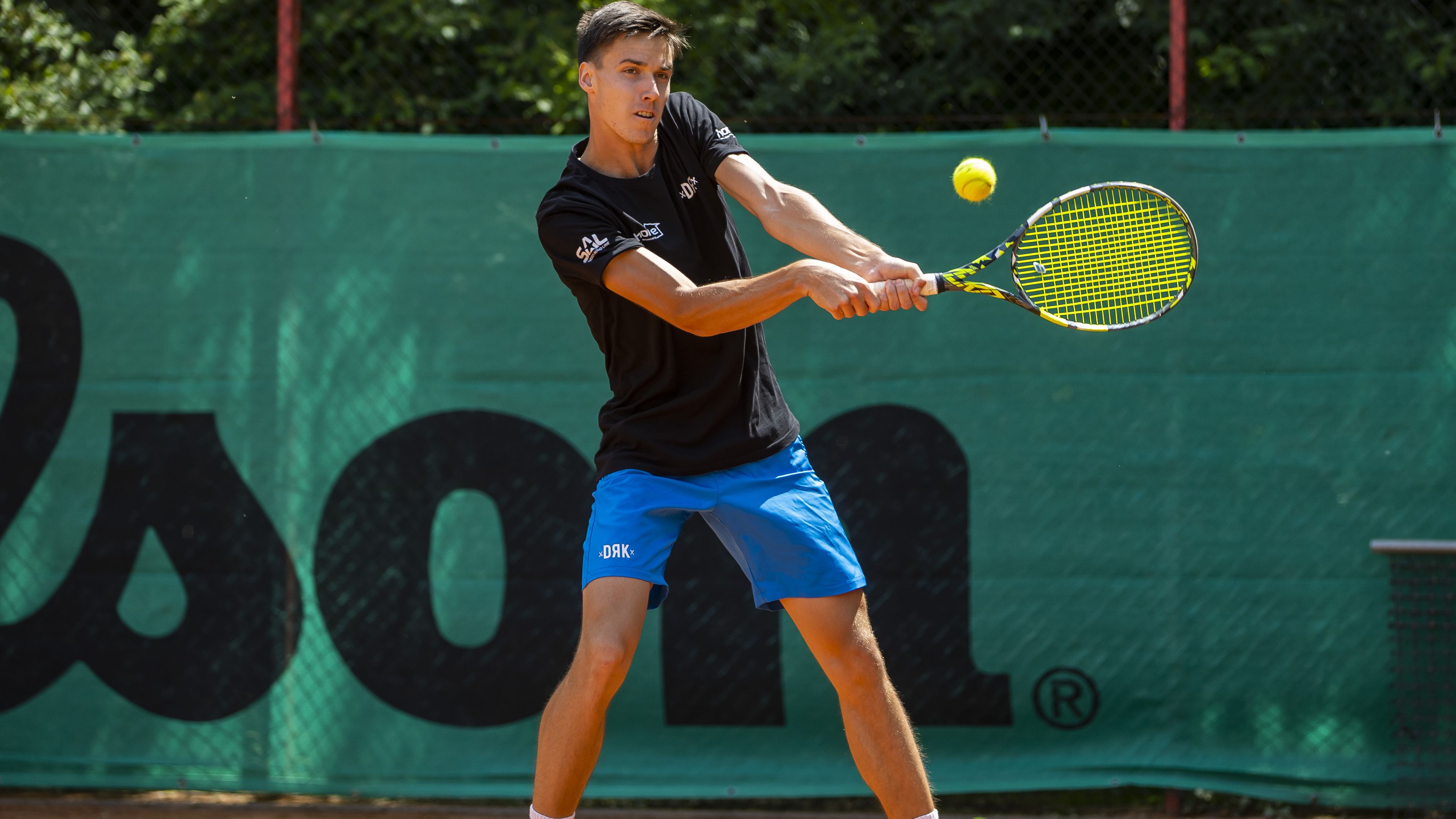 Hétfőtől karriercsúcsot dönt a magyar teniszező