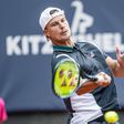 Fucsovics kiesett a kitzbüheli tenisztorna nyolcaddöntőjében