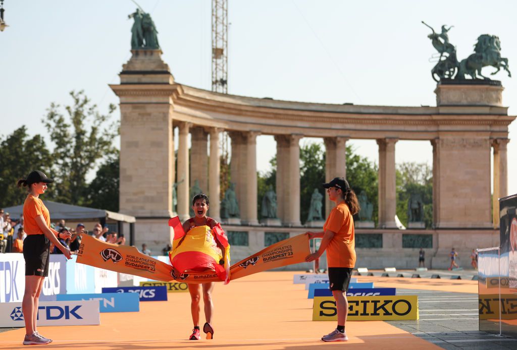 A spanyol lány a Hősök terén elsőként ért célba 20 kilométeren (Fotó: Getty Images)
