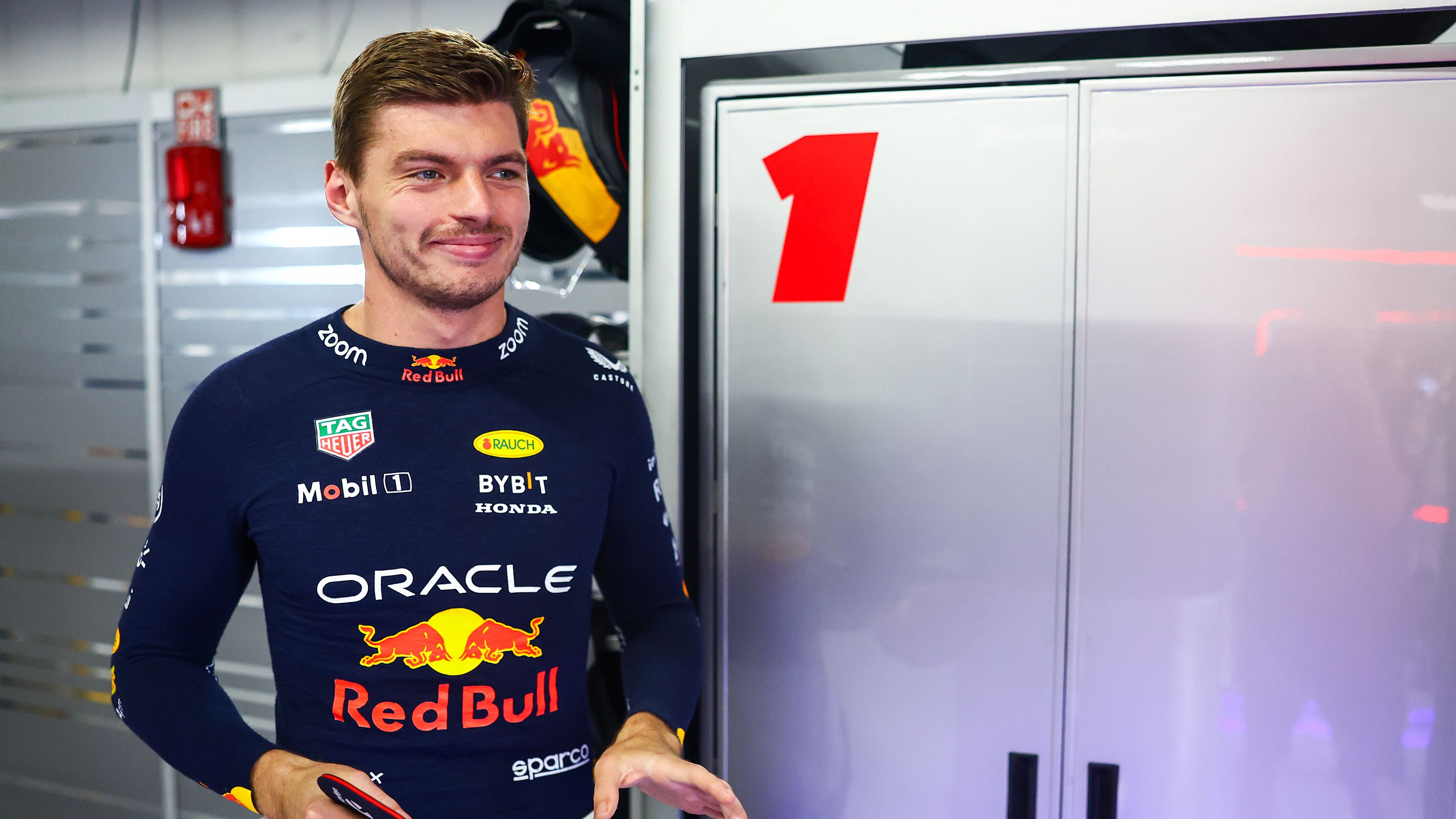 Max Verstappen egyelőre tökéletes hétvégét fut