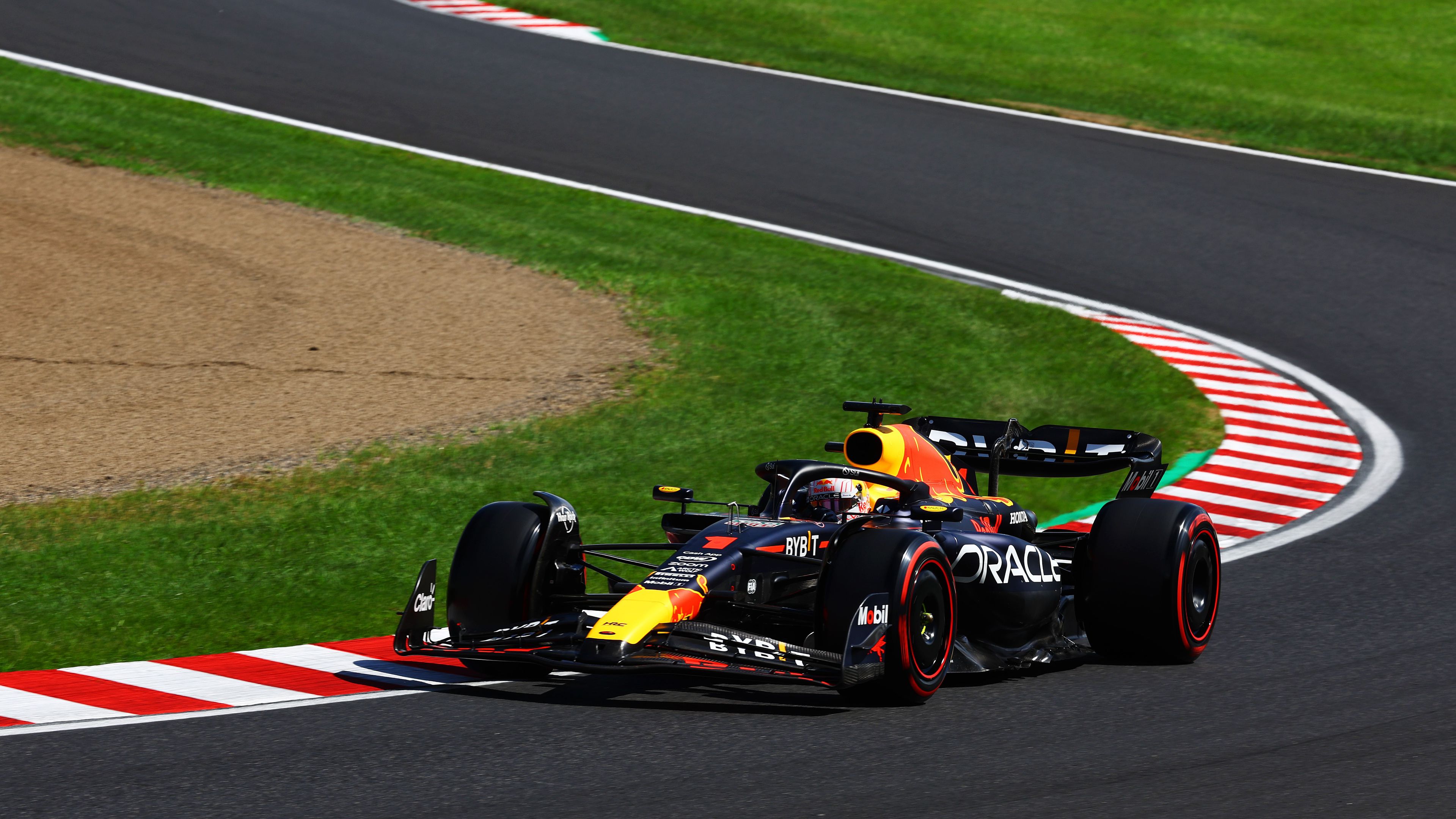 A harmadik edzés is Verstappené Szuzukában, jól teljesítettek a McLarenek