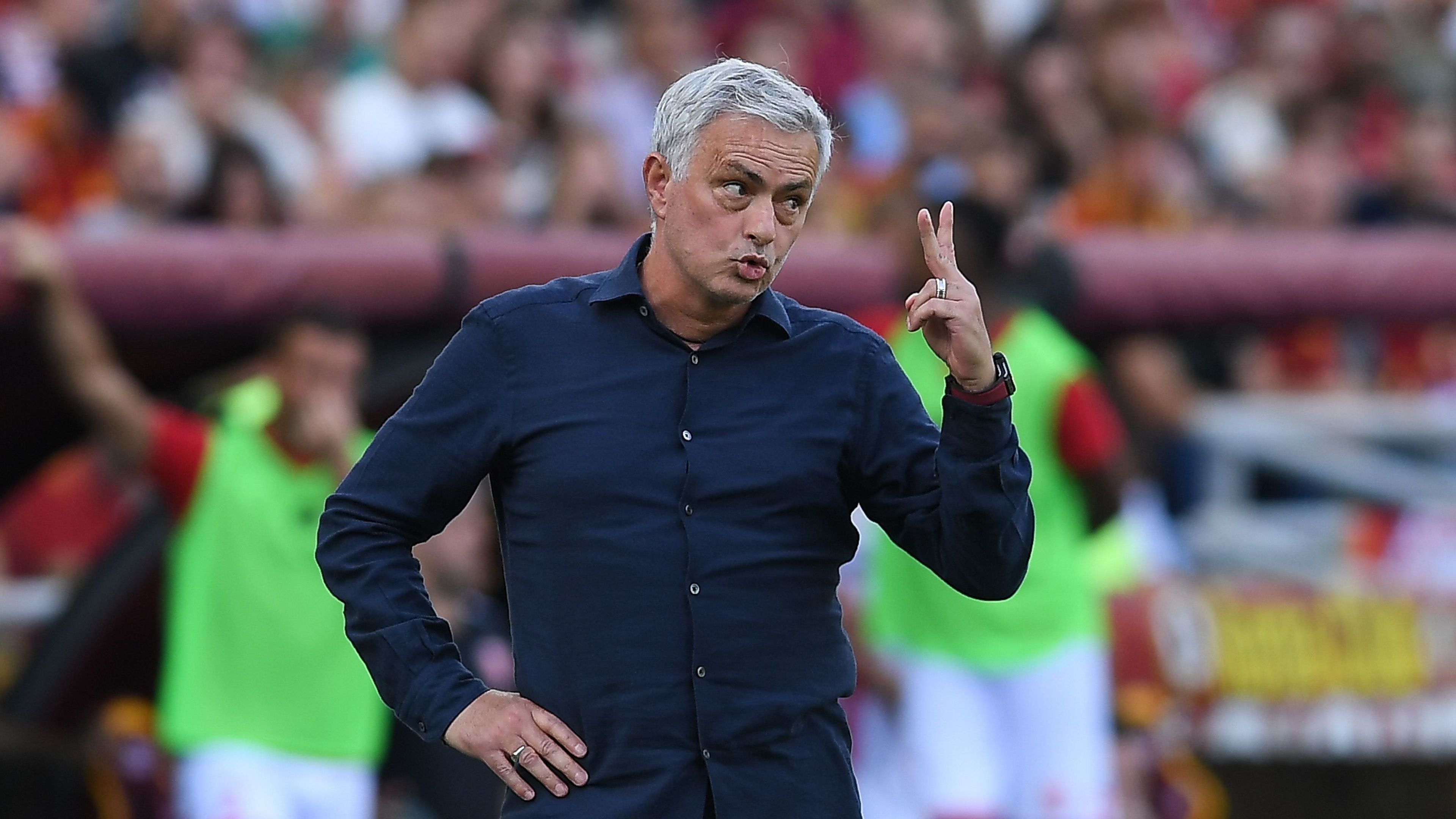 „Én nem szedek szirupot és tablettákat” – Mourinho visszaszólt a doppingoló világbajnoknak