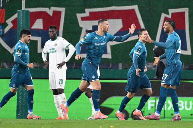 Nyeretlen a Rapid, veretlen a Fiorentina