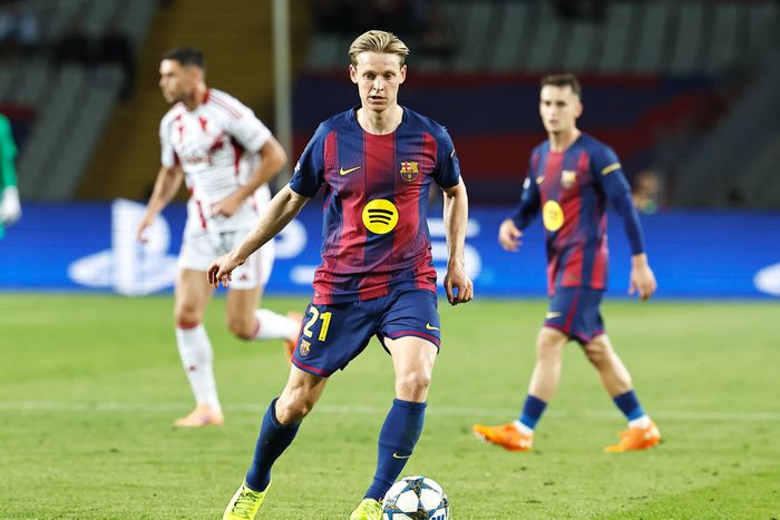 De Jong és Christensen gyomor-bélhurut miatt pihent