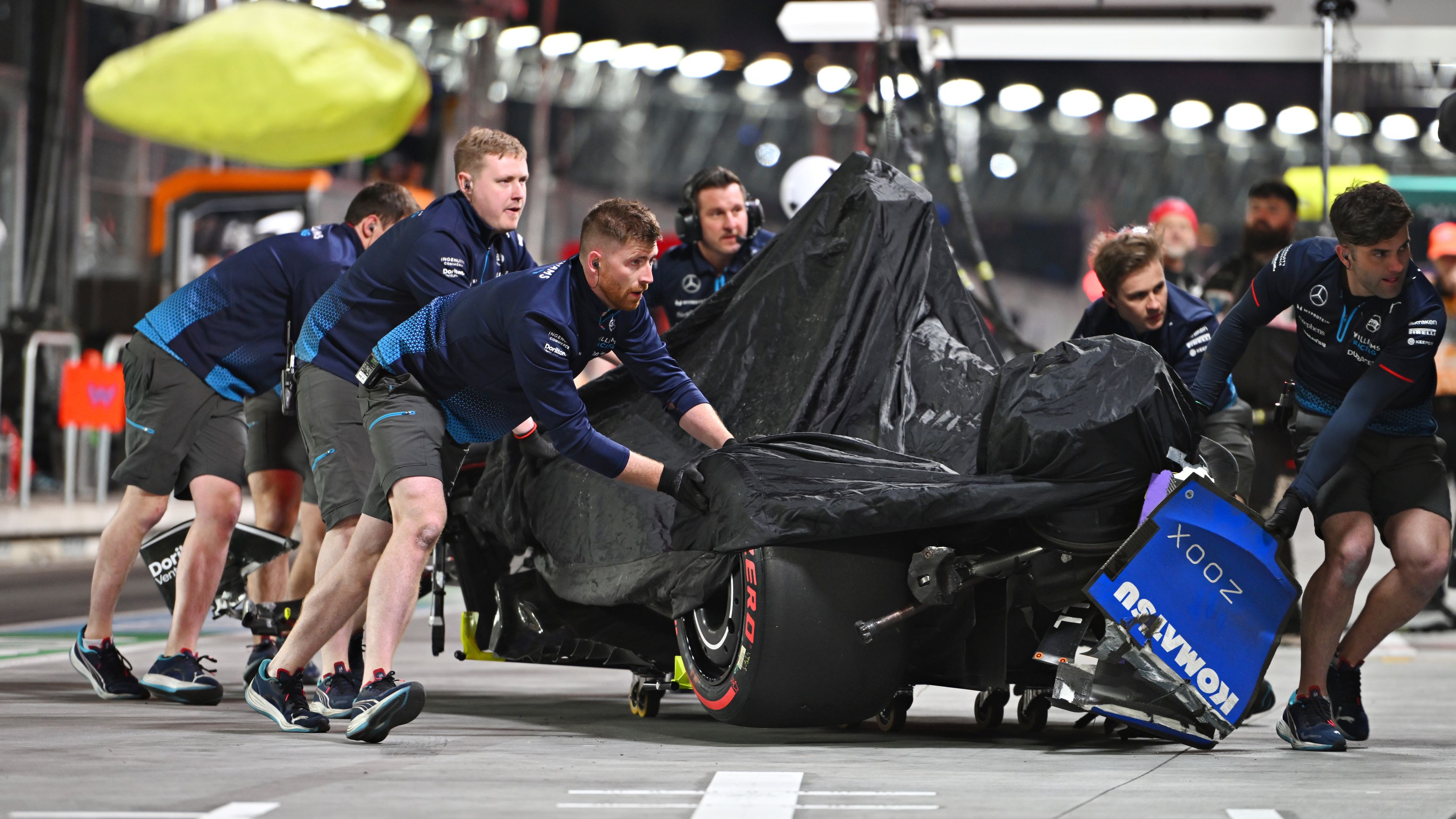 Óriási baleset és Mercedes-pole a Las Vegas-i időmérőn