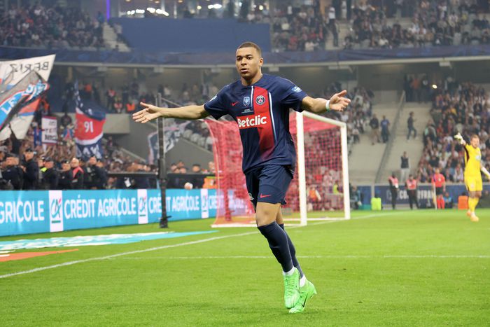Kylian Mbappé és korábbi klubja, a PSG között kezd elmérgesedni a viszony (Fotó: Getty Images)
