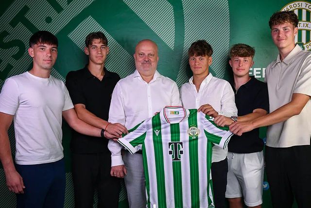 Kuznyecov Szergej fiával (balról a második) idén nyáron kötött profi szerződést a Ferencváros. Fotó: Fradi.hu