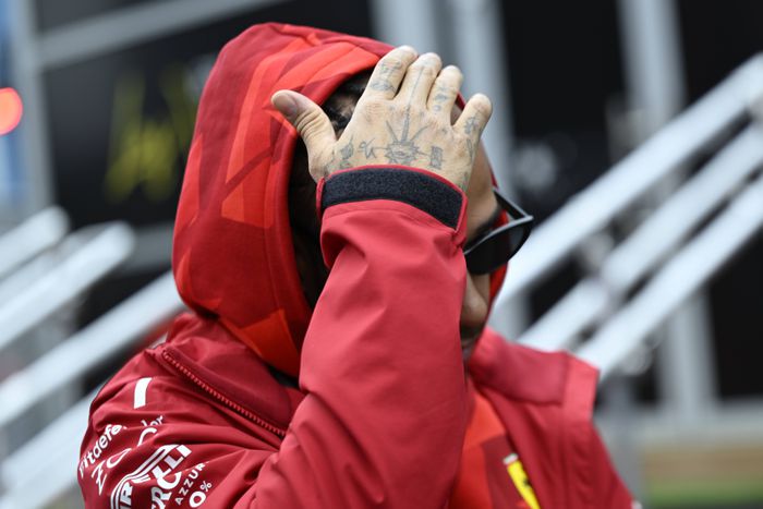 Hamilton a tegnapi katasztrofális időmérő után a tizedik helyre tudott feljönni