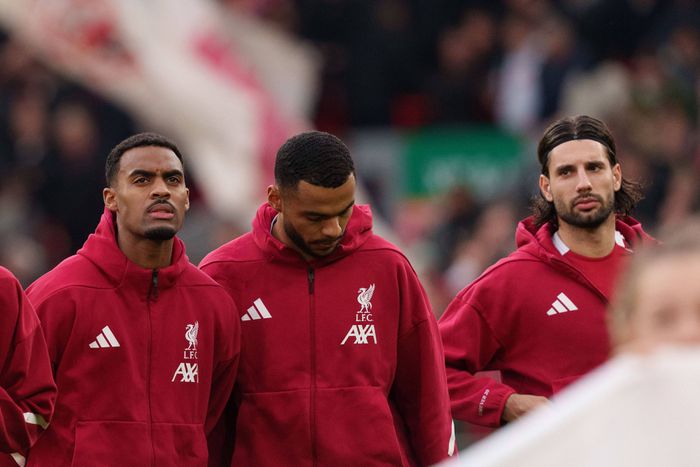 Egyre mélyebb gödörben a „vörösök"