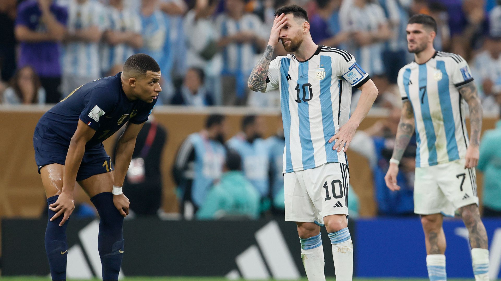 Kylian Mbappé és Lionel Messi a világbajnoki döntőben