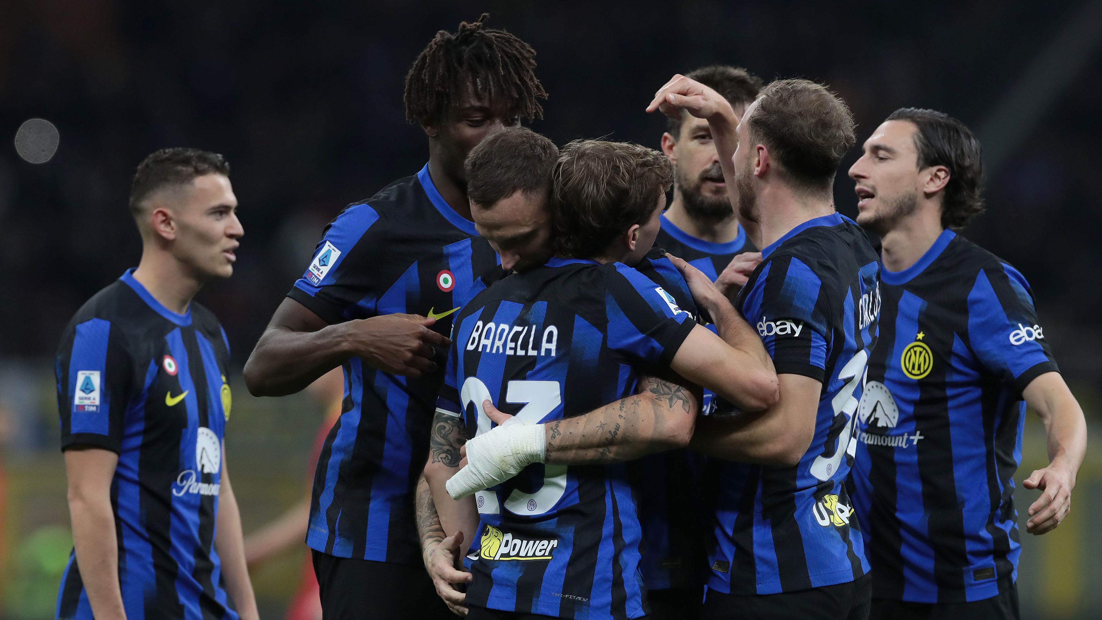 Kupakiesés után három pont a bajnokságban: az Inter legyőzte a Leccét