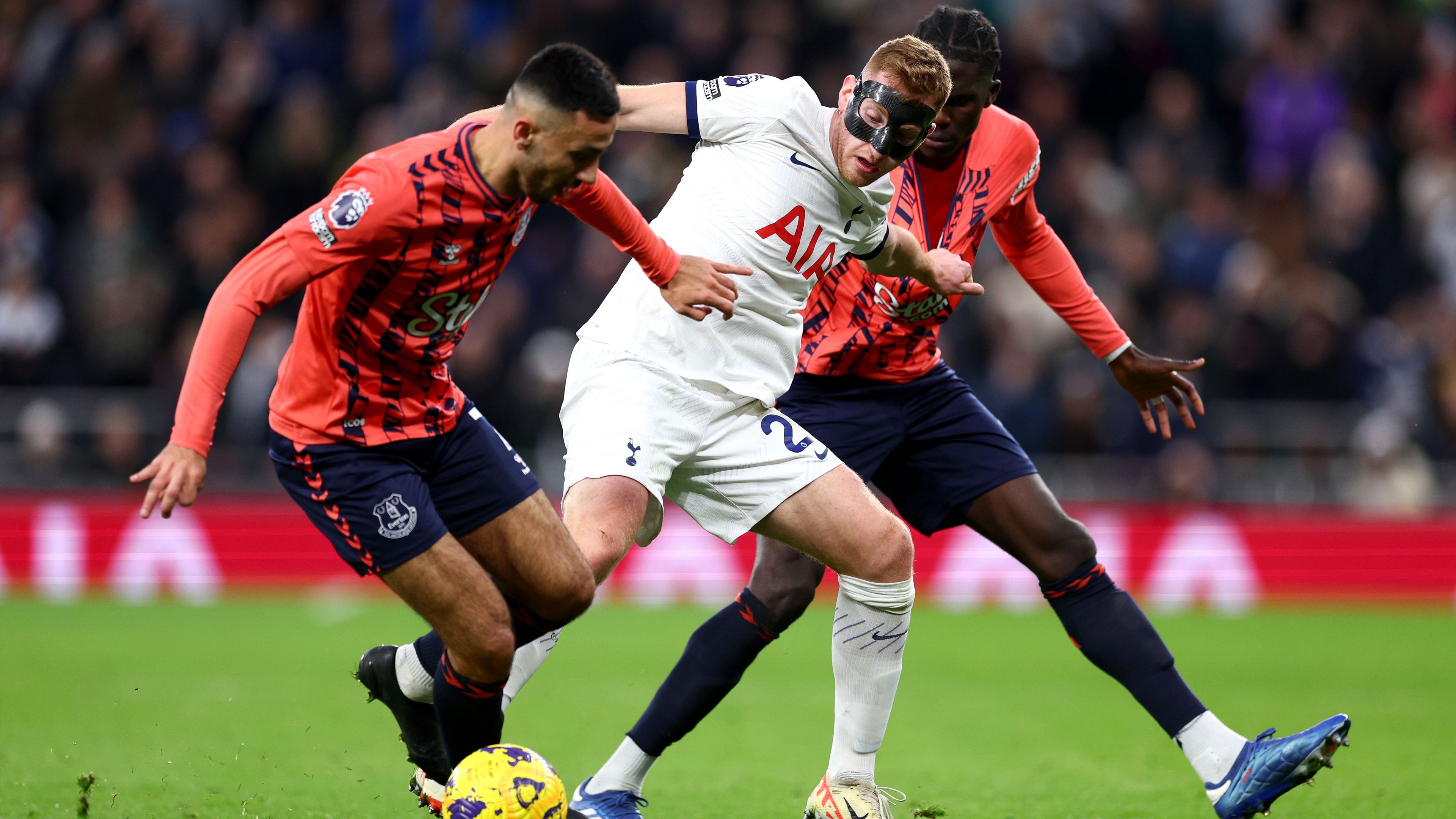 A Bournemouth Kerkez sérüléséről írt, a Tottenhamet a léc mentette meg