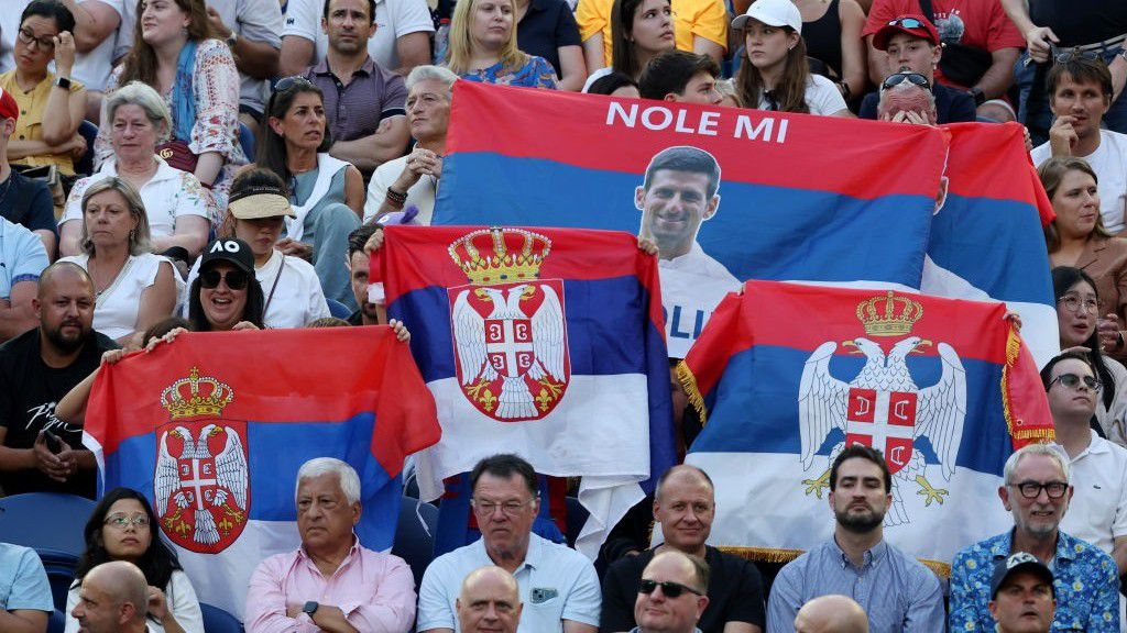 A szerb és az orosz zászló színösszetétele ugyanaz, csak fordított sorrendben. (Fotó: Getty Images)