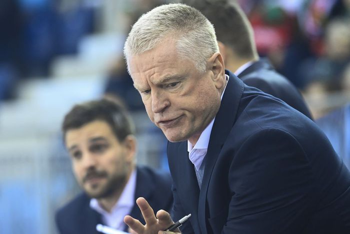 Kevin Constantine-t megbüntették