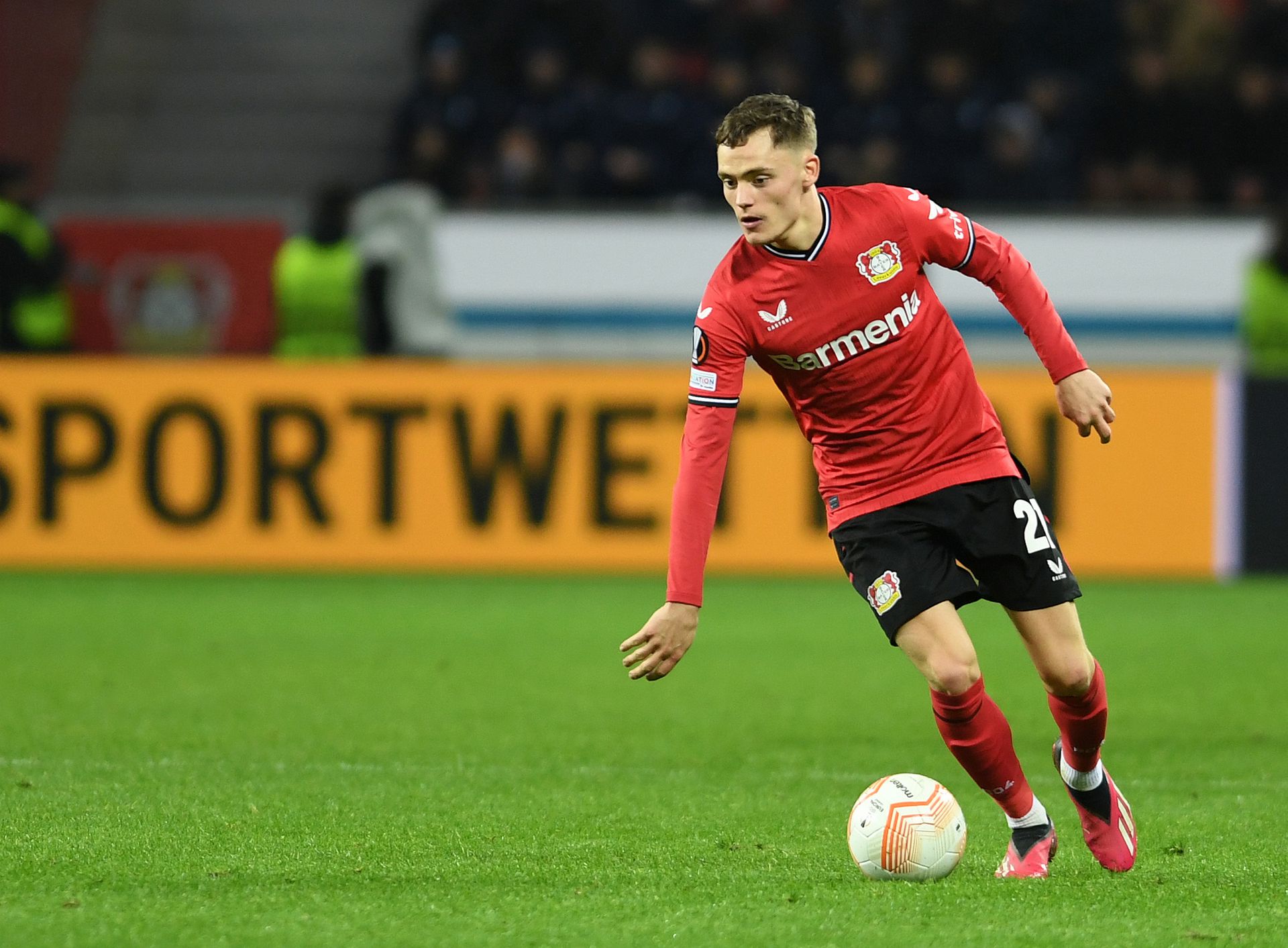 A Leverkusen 19 esztendős középpályása, Florian Wirtz tíz hónapos kihagyás után tért vissza januárban, és a Ferencváros ellen is kulcsszerep juthat neki. Fotó: Getty Images