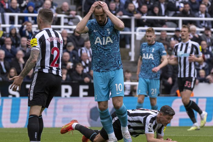 Harry Kane okkal fogta a fejét: a Tottenham mintha pályán sem lett volna a St. James’ Parkban