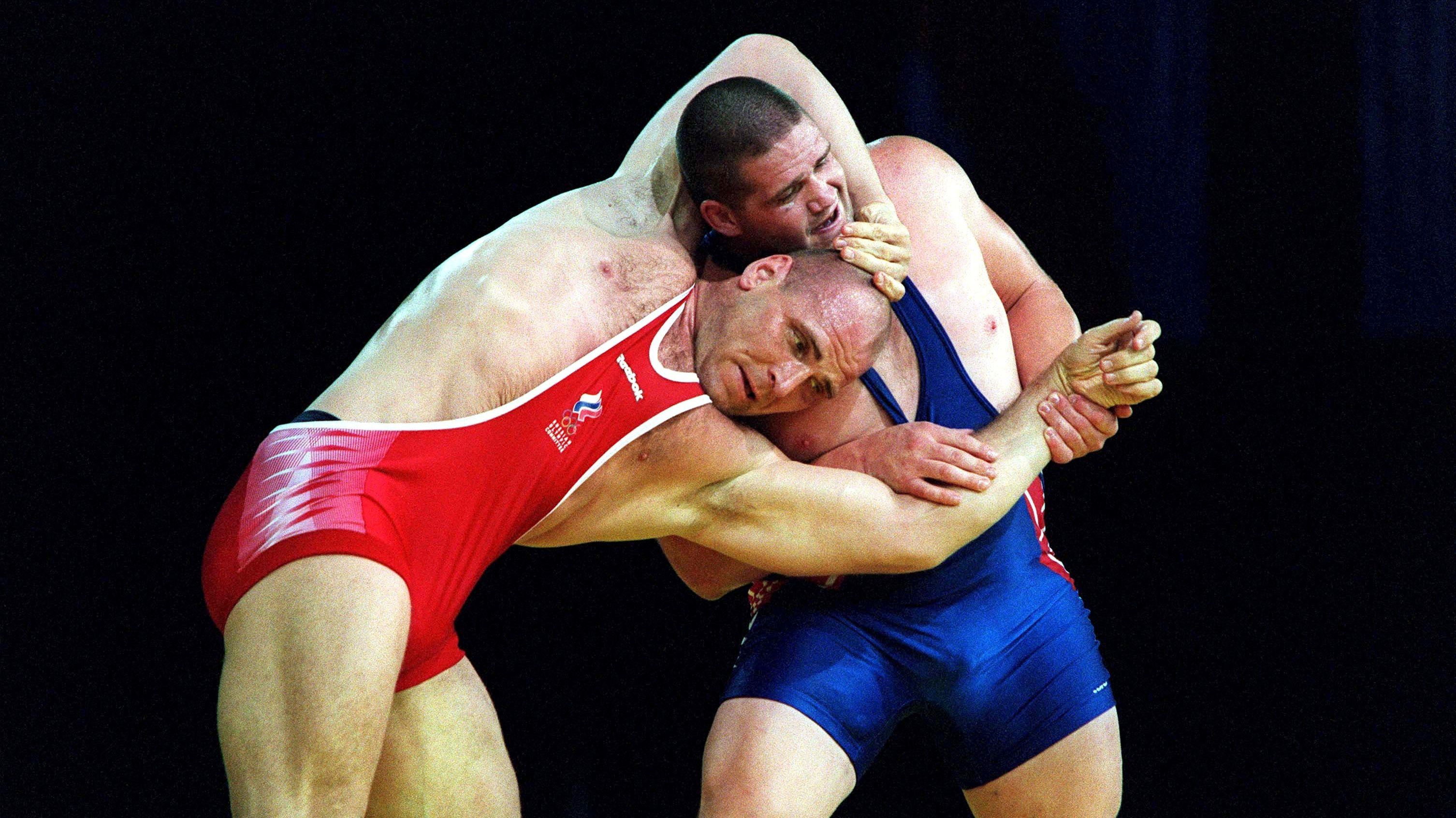 Rulon Gardner (balra) az orosz Alekszandr Karelin elleni olimpiai döntőben