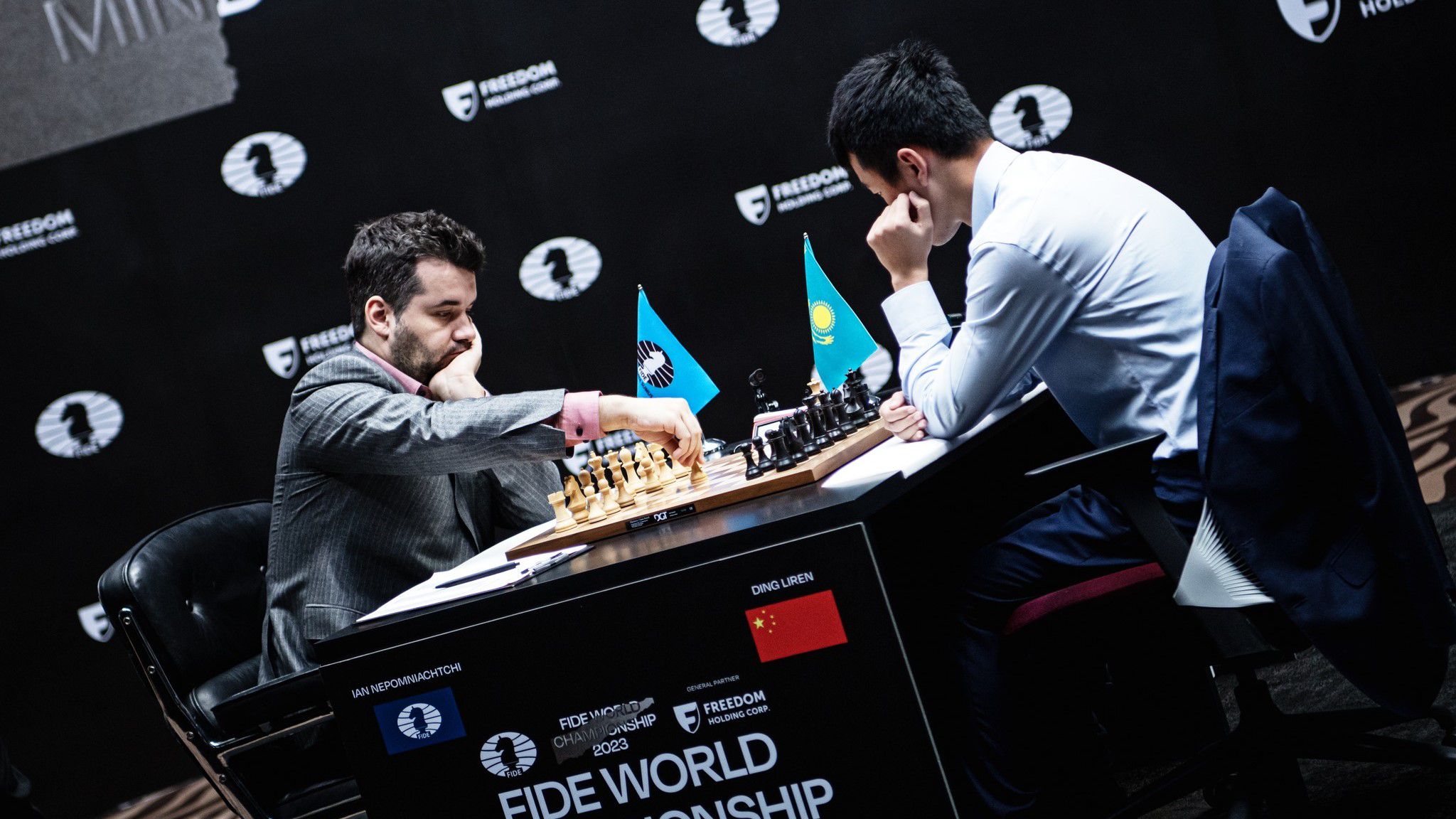 Az orosznak a győzelem már-már a világbajnoki címet jelentette volna. (Fotó: FIDE/Stev Bonhage)