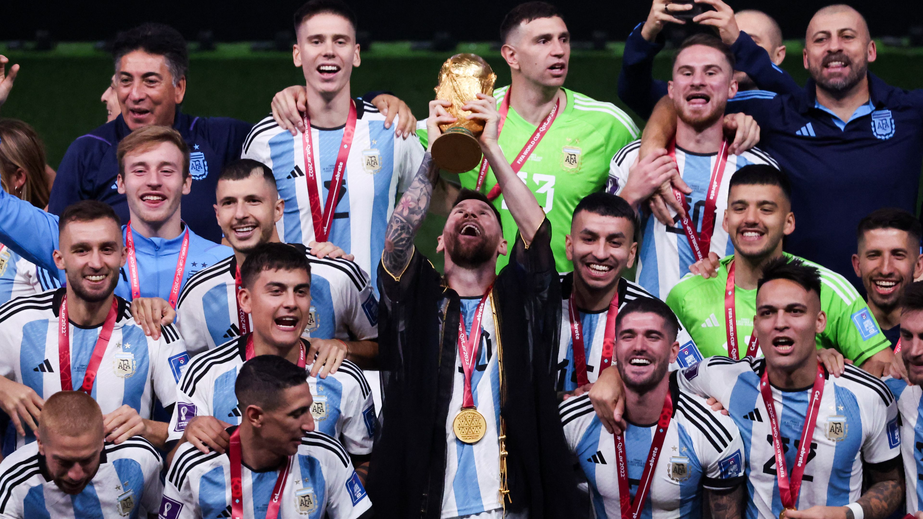 Lionel Messi tavaly decemberben csúcsra ért az argentin válogatottal, és világbajnoki aranyéremmel koronázta meg hihetetlen pályafutását