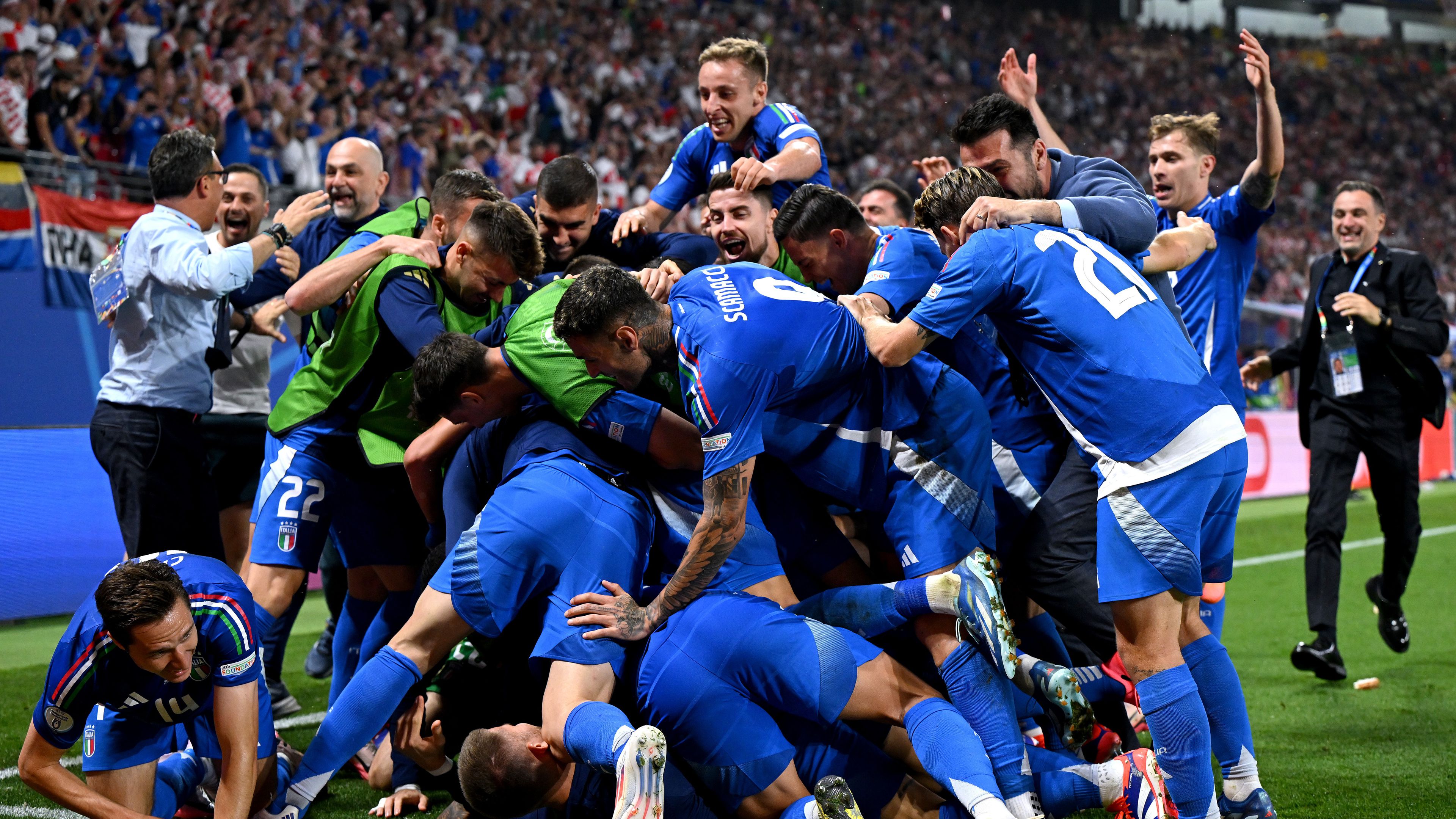 Óriási dráma az olaszok meccsén, nőttek a magyar továbbjutási remények