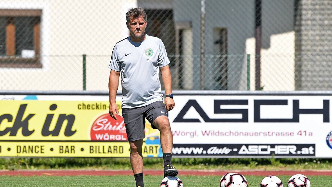 Nem kizárt, hogy Máté Csaba akár hosszabb távon is elláthatja a vezetőedzői teendőket (Fotó: fradi.hu)