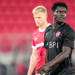 Nigériai középcsatárt igazolt az Újpest