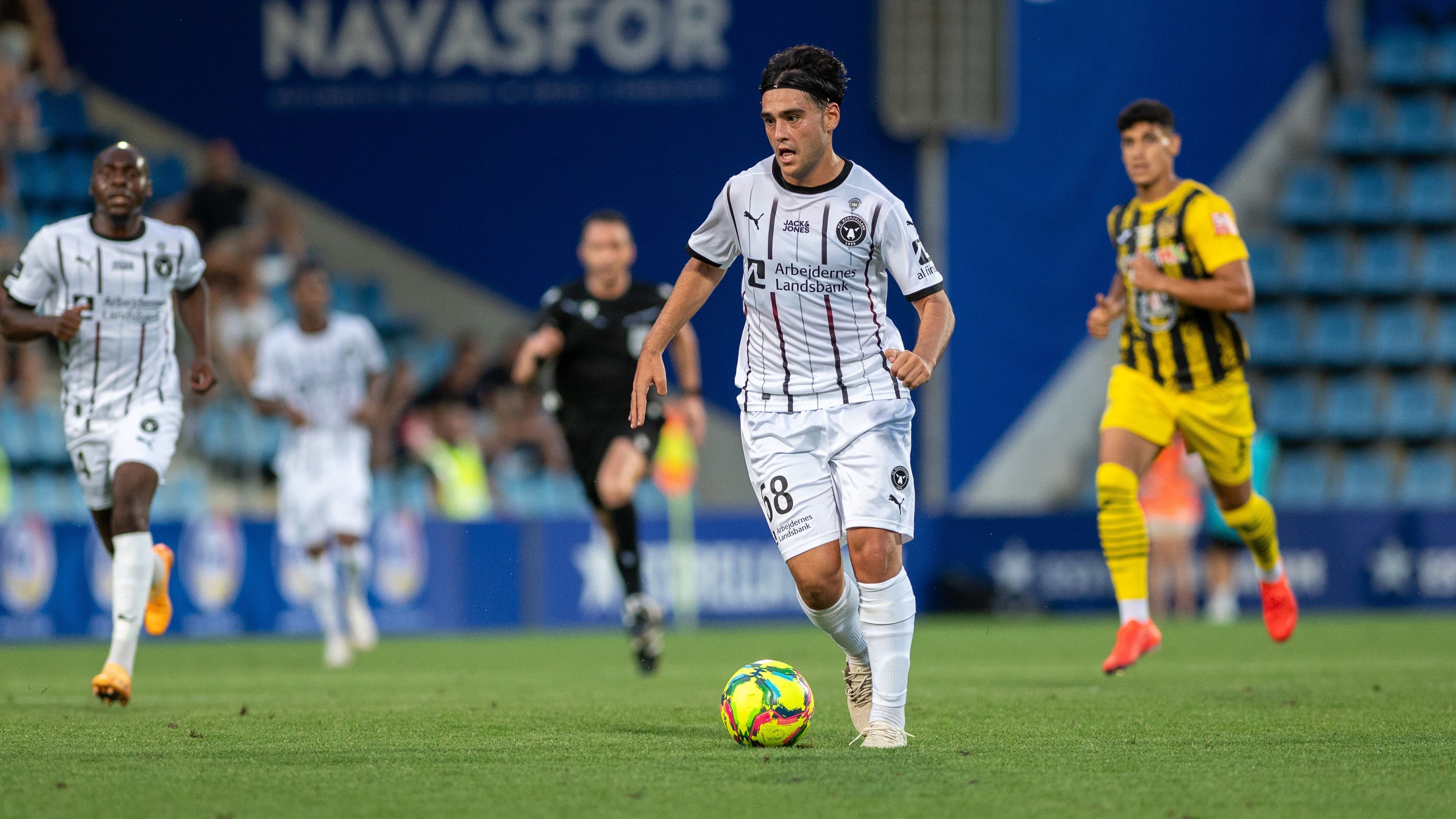 Aral Simsir gólt szerzett kedd este Andorrában, majd felemlegette csapata tavalyi, luxemburgi szenvedését. (Fotó: Getty Images)