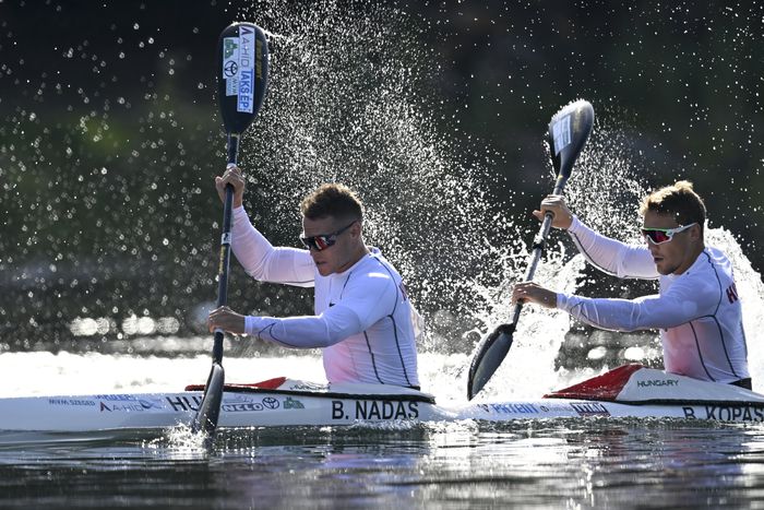 Nádas Bence és Kopasz Bálint a férfi kajak párosok 500 méteres versenyének előfutamában