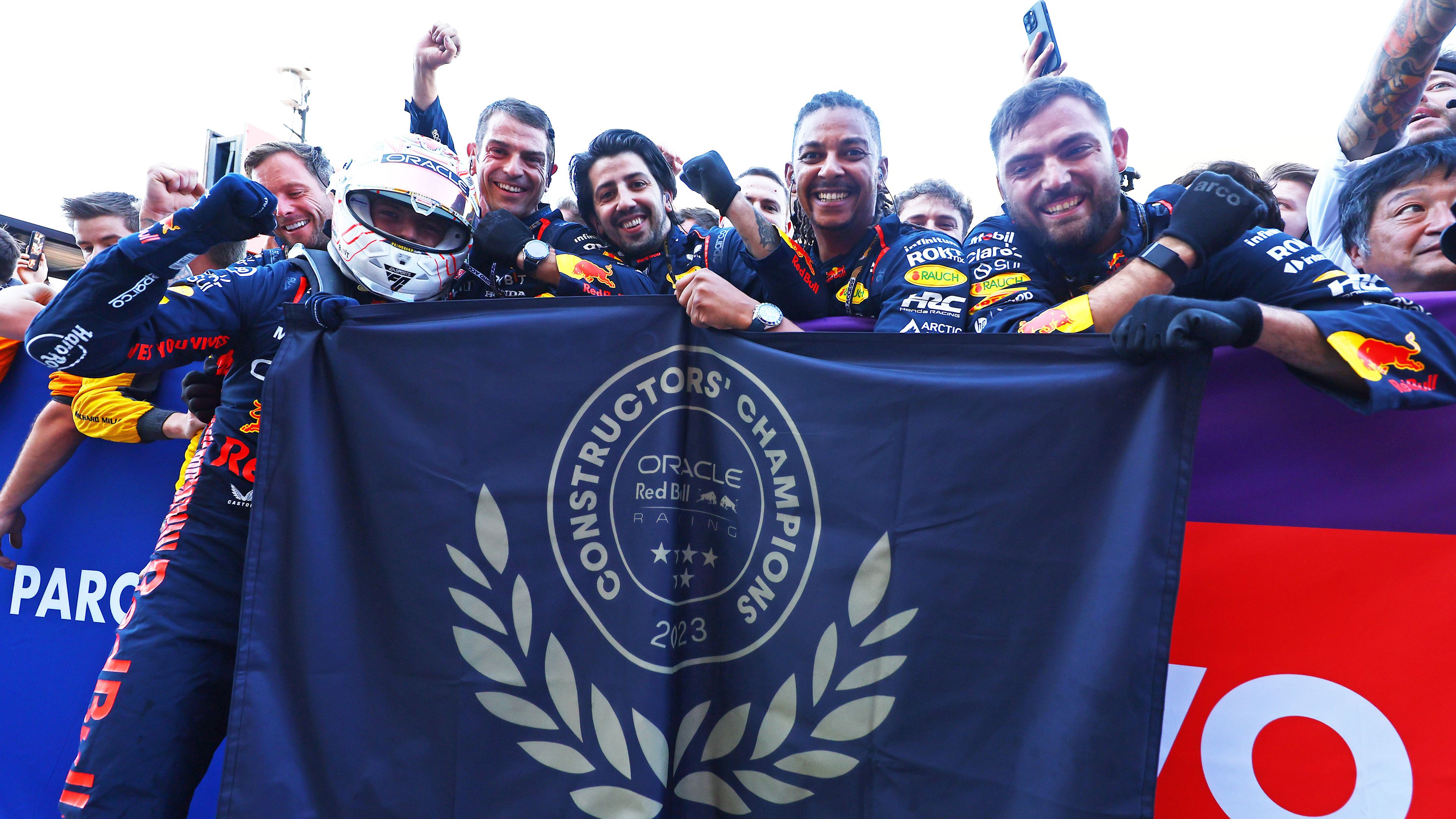 Verstappen nyert, a Red Bull világbajnok lett Japánban