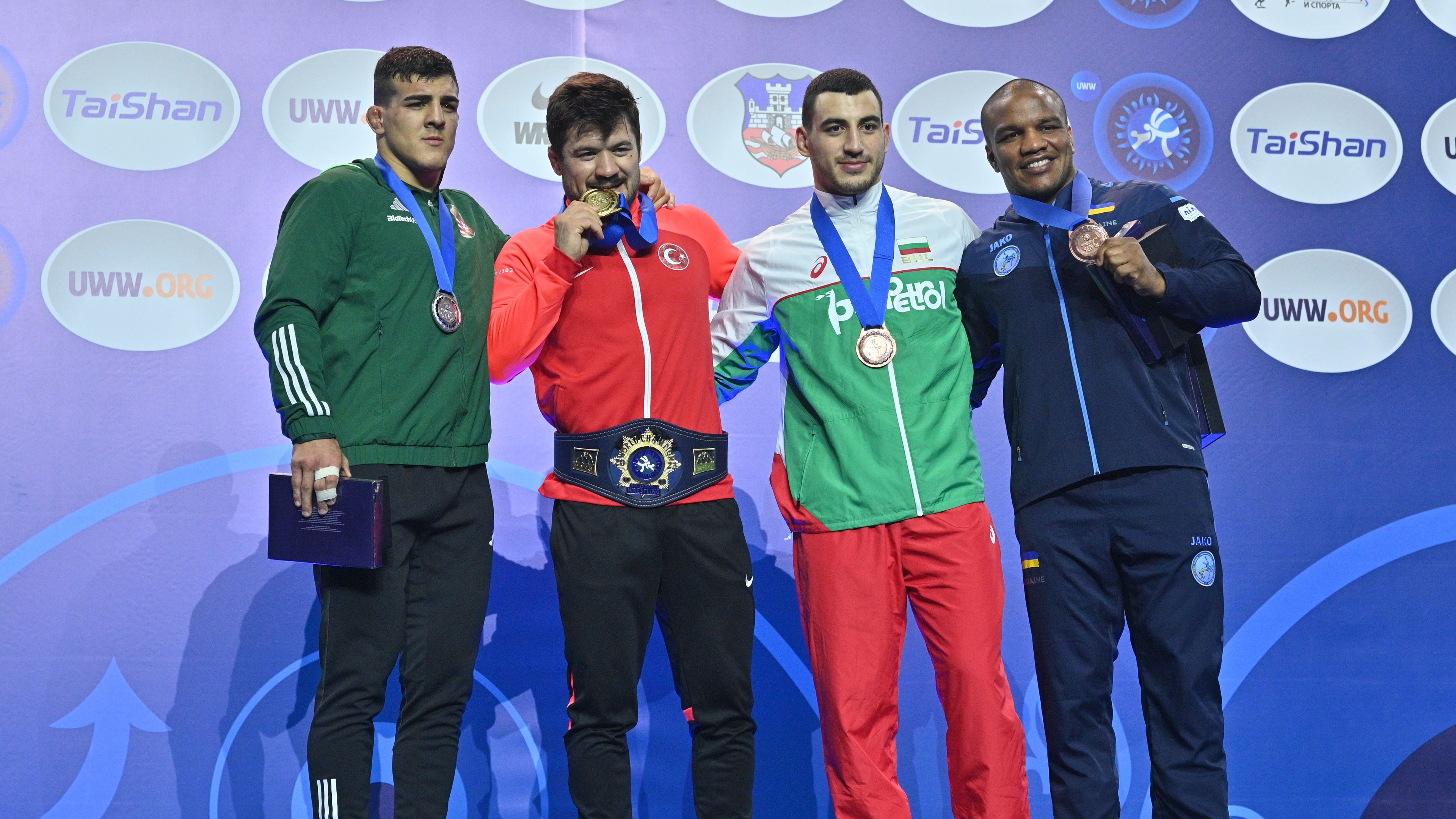 A török Ali Cengiz Losonczi Dávidot legyőzve nyert aranyérmet (Fotó: MBSZ/Róth Tamás)