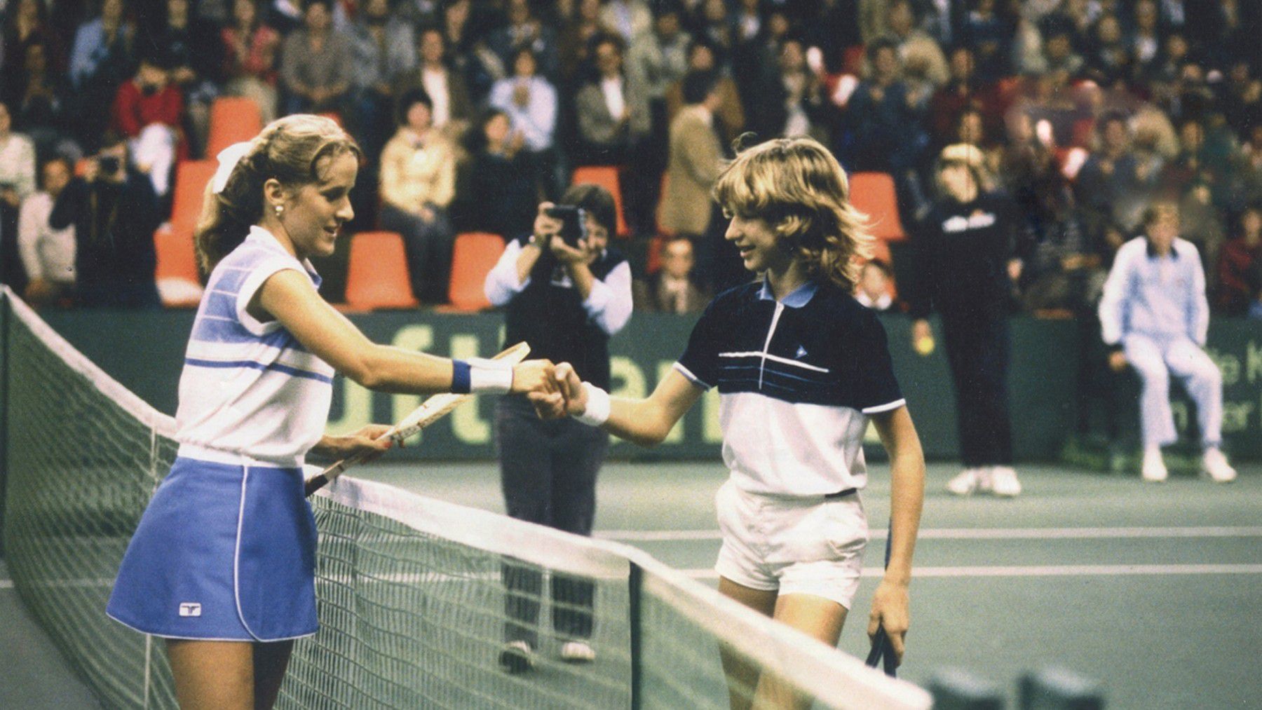 Az a bizonyos meccs: Steffi Graff (jobbra) és Tracy Austin 1982-ben (fotó: presskit.porsche.de)