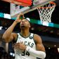 Elképesztő összegért hosszabbított csapatával az NBA világsztárja