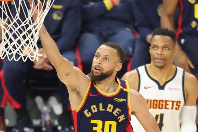 Steph Curry ihletett formában játszott