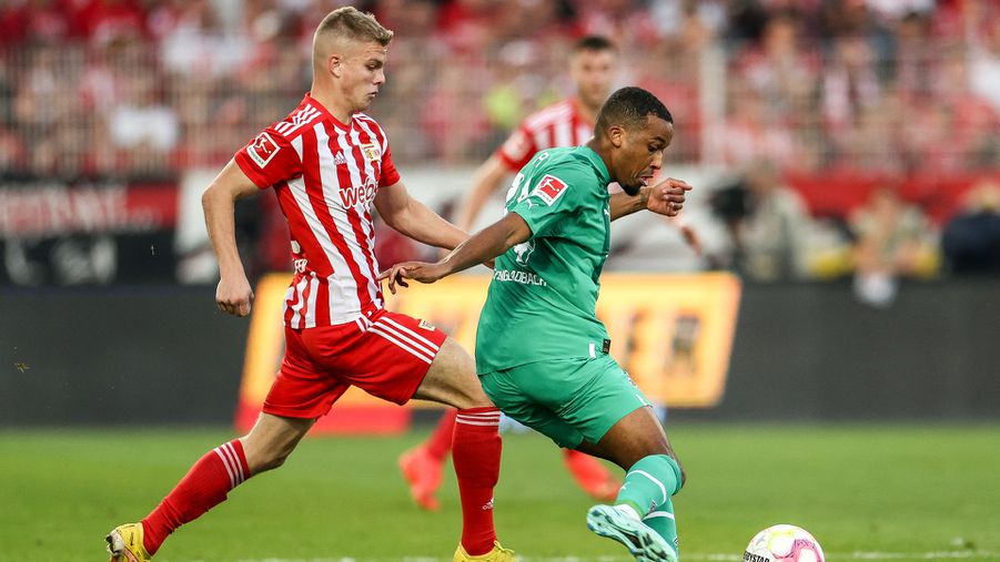Schäfer András a 83. percben lépett pályára a Werder Bremen elleni 2–1-re megnyert bajnokin, a három pontnak köszönhetően a fővárosi együttes a második helyre ugrott a tabellán.
