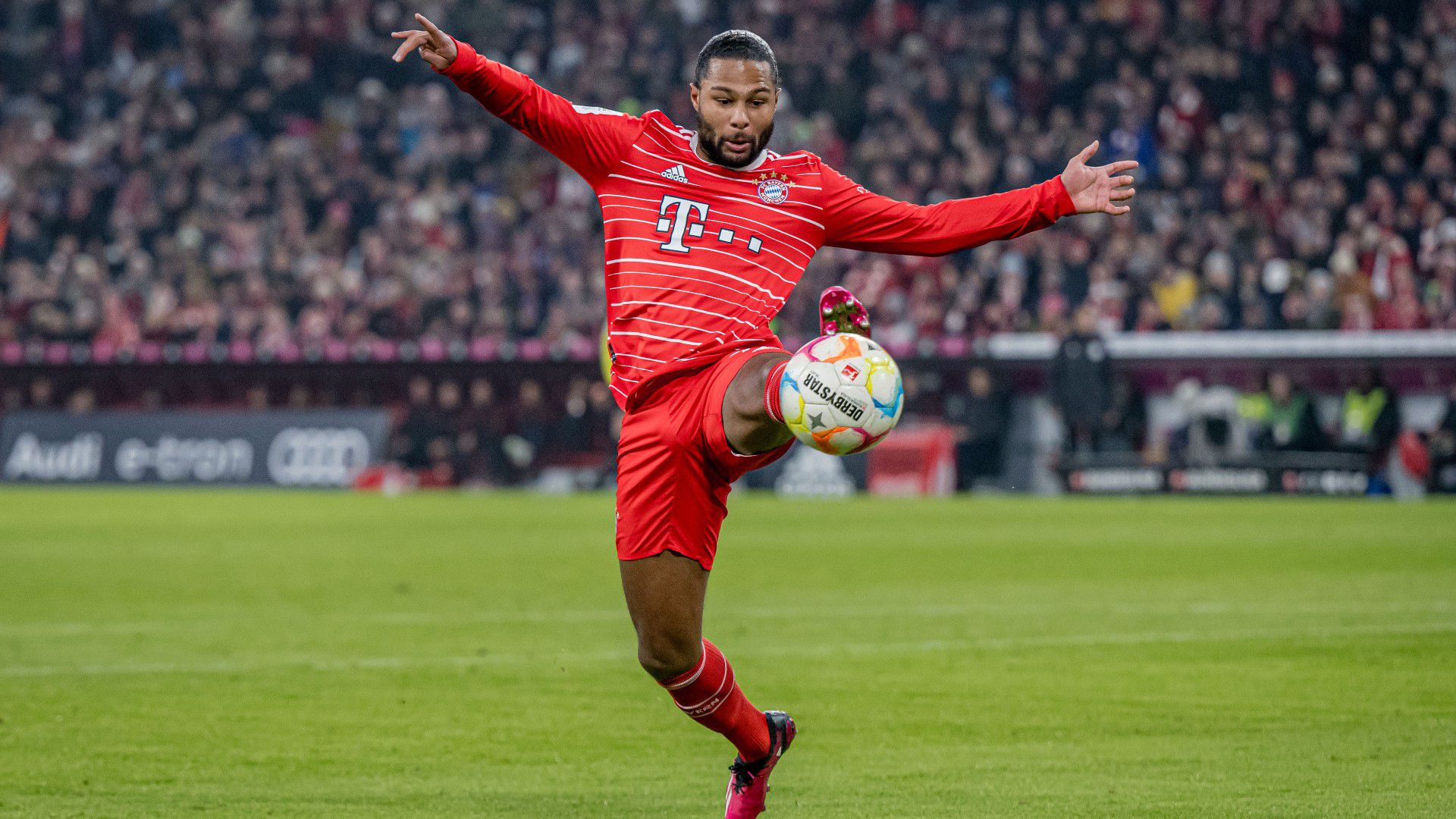 Balhé a Bayern Münchennél, megbüntetik a Párizsban mulató sztárt