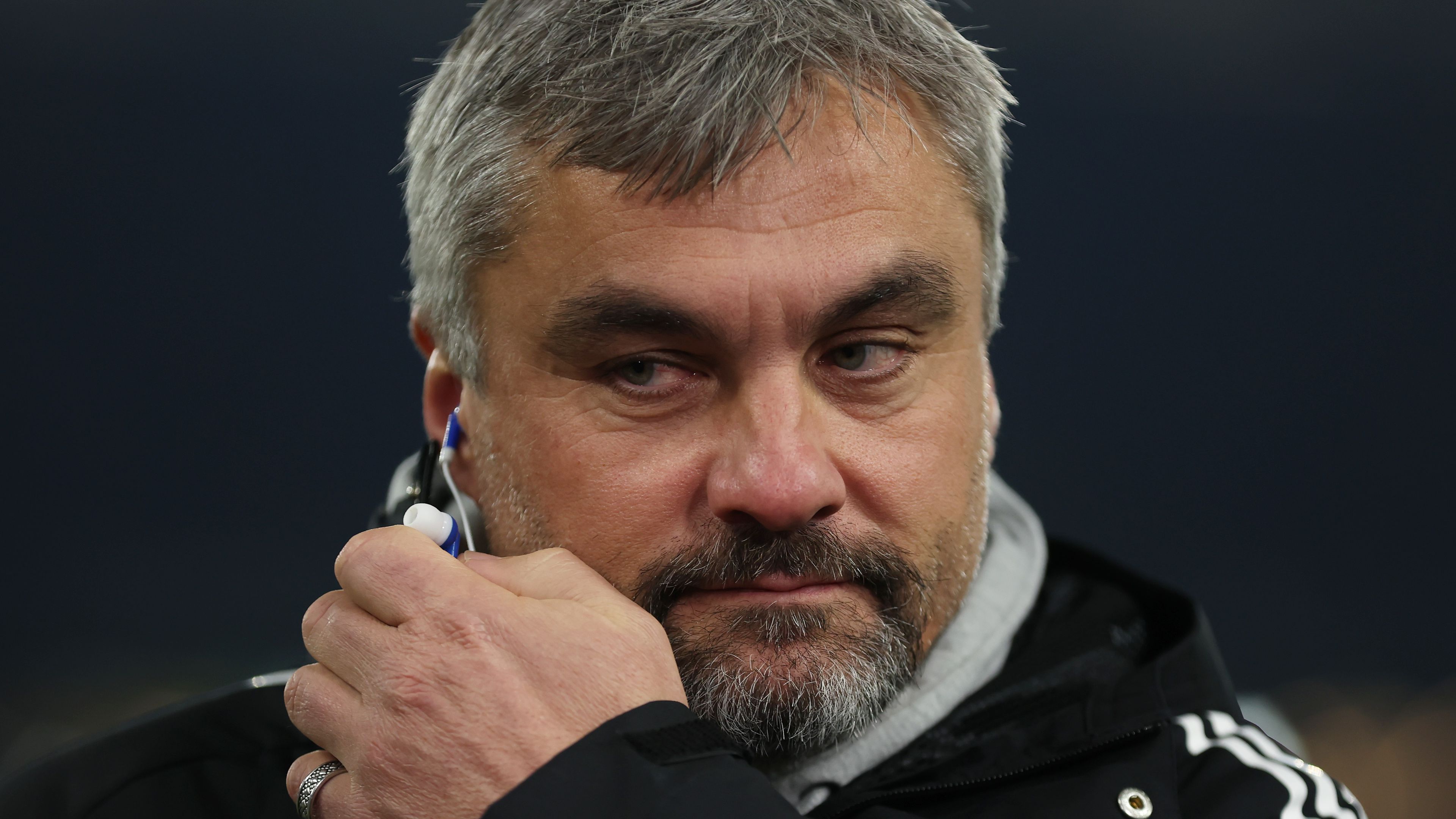 A Schalke edzője bocsánatot kért az óriási zakó után