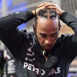 Lewis Hamilton kiborult, máris temeti a szezonját