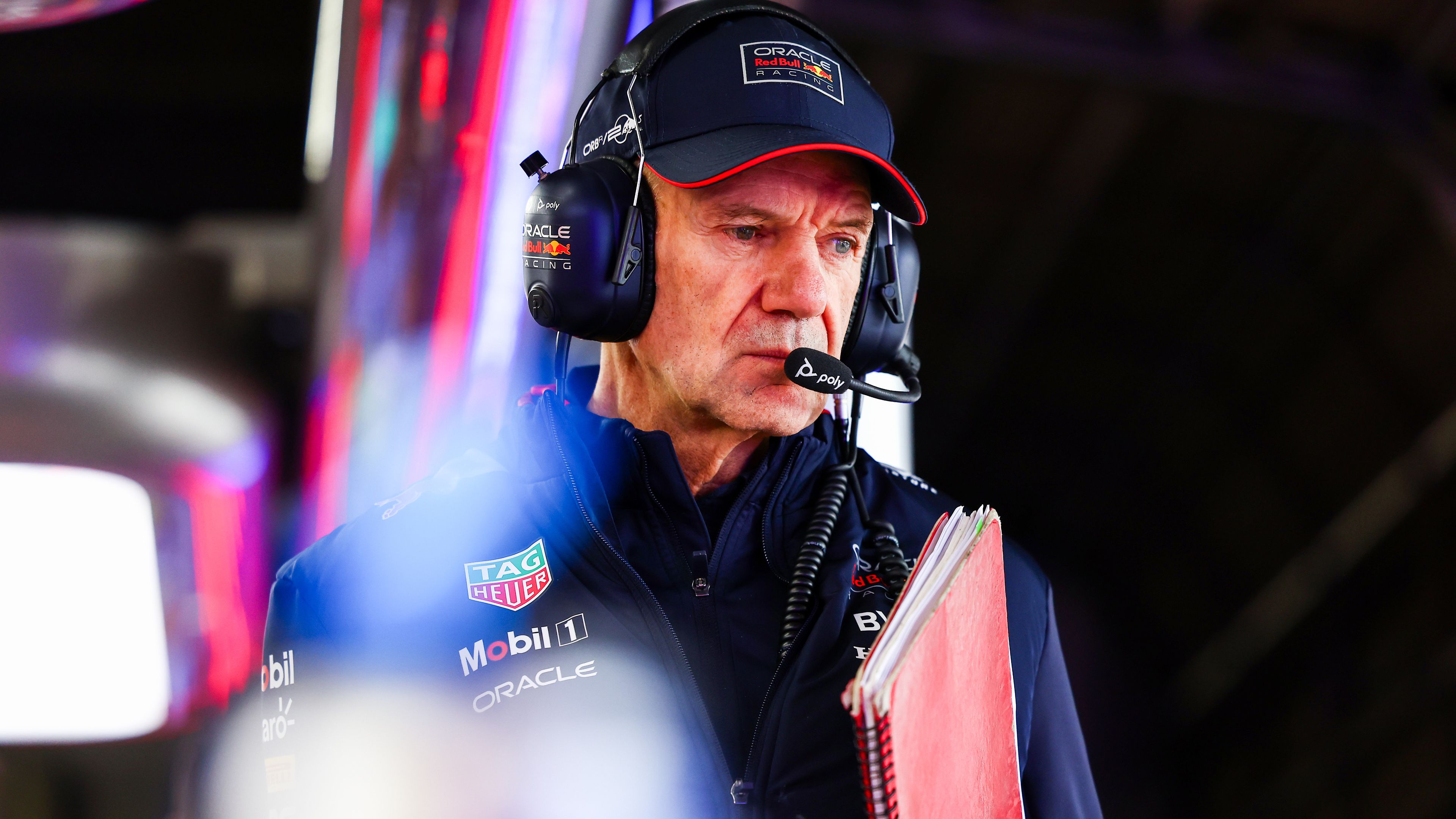 F1-hírek: Adrian Newey távozik a Red Bulltól, nagy riválishoz igazolhat