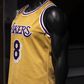 Rekordösszegért kelt el Kobe Bryant első Lakers-meze
