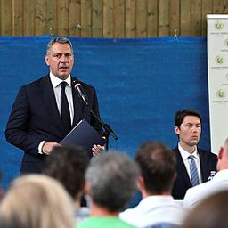 Lázár János több 100 millió forintot fektetne a magyar teniszbe