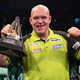 Nincs trónfosztás, hetedszer is Van Gerwen a Premier League bajnoka