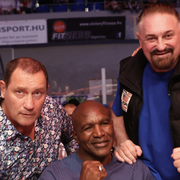 Szóba került Tyson? Bunyós Pityu is Holyfielddel pózolt – galéria