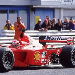 Elképesztő összegért kelt el Schumacher 2001-es Magyar Nagydíjon is győztes Ferrarija