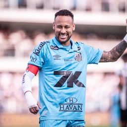 Neymar marad Santosban