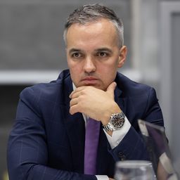 „Mindenki azért dolgozik, hogy legyőzzük a Ferencvárost” – az Újpest elnöke a célokról és az új stadionról is beszélt