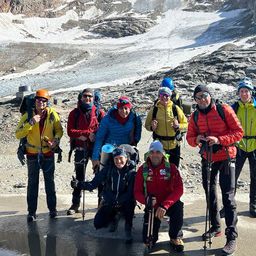 Emléktáblát avattak a Monte Rosán eltűnt magyar hegymászó tiszteletére